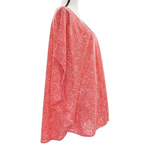 AVA & Viv Pink Printed Boxy V-Neck High Low Blouse - Picture 4 of 10